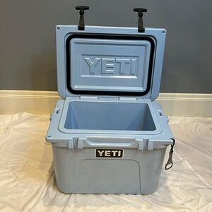 Sky blue YETI cooler 🧊